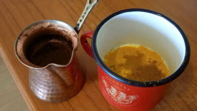 add milk and black pepper to coffee with turmeric